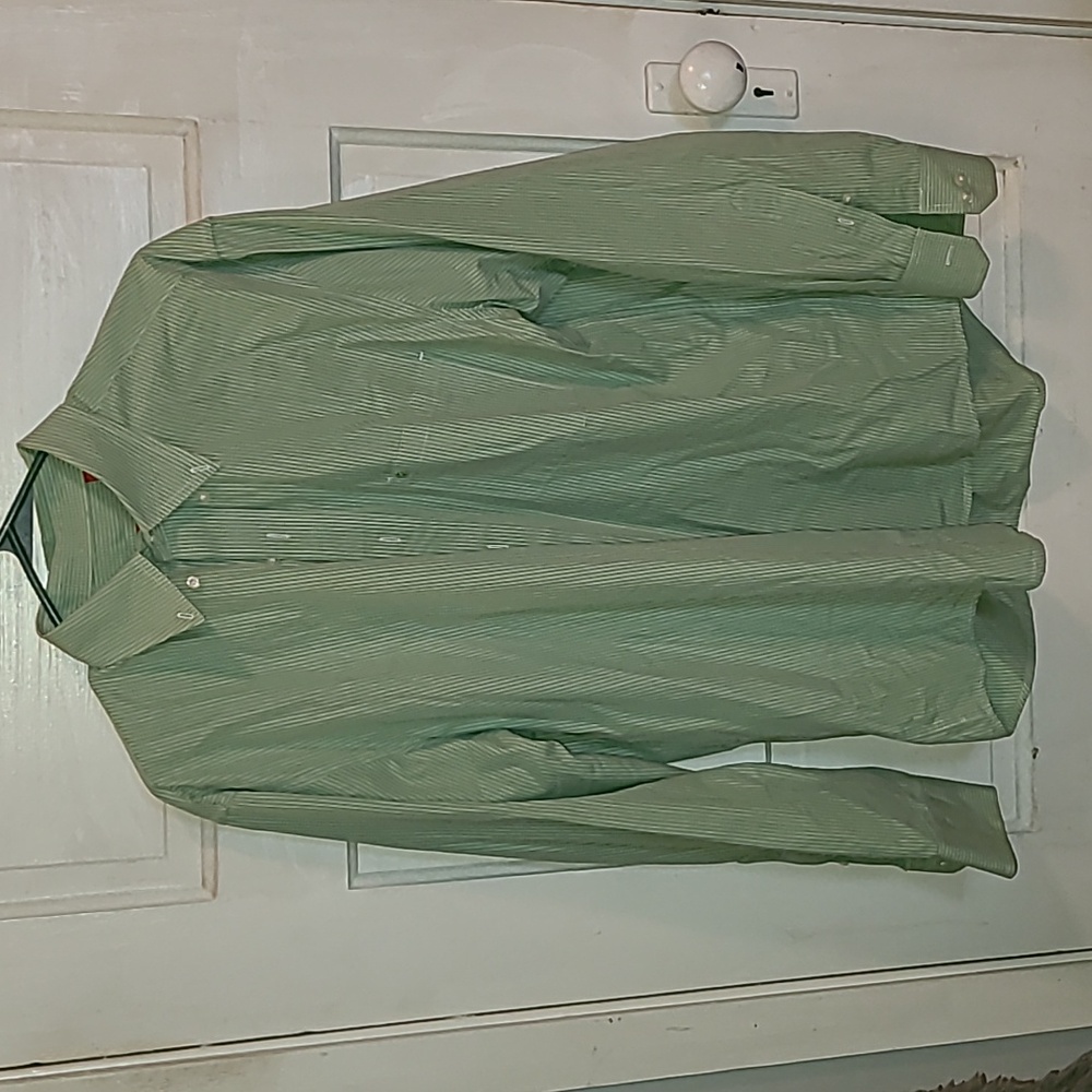 Izod Men's Light Green Checked Button Down Shirt